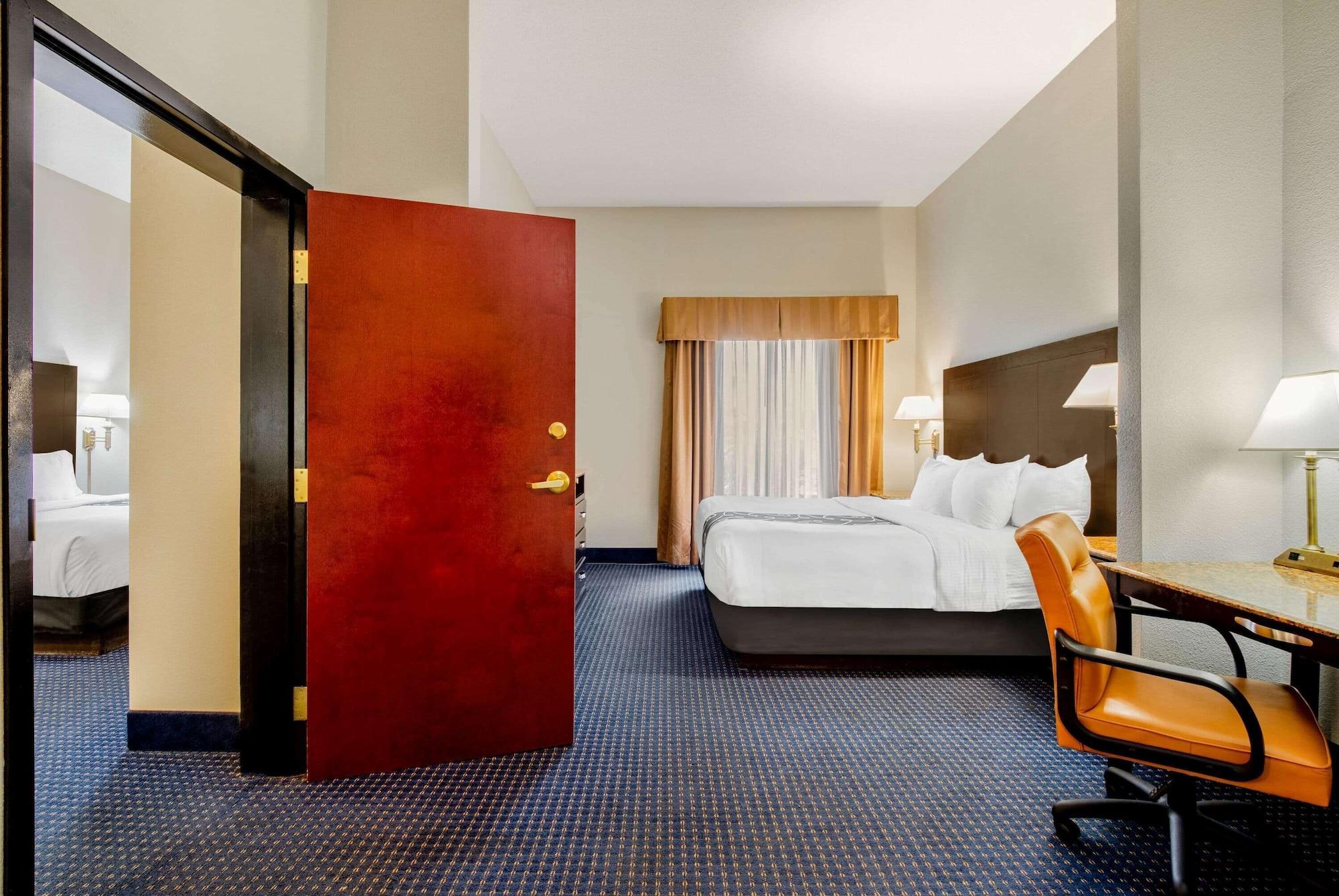 La Quinta By Wyndham Mt. Laurel - Philadelphia Hotel Маунт Лорел Екстериор снимка