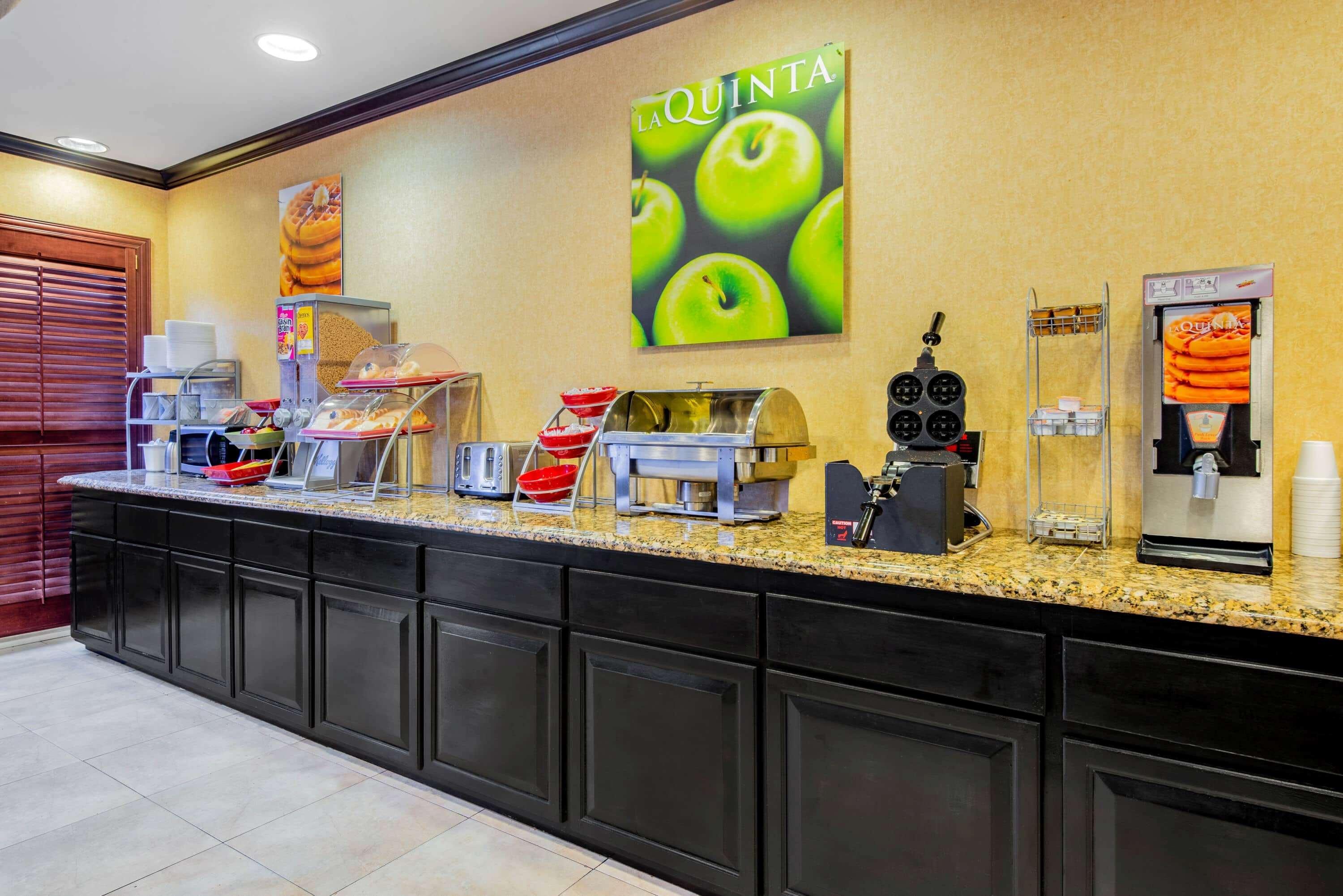 La Quinta By Wyndham Mt. Laurel - Philadelphia Hotel Маунт Лорел Екстериор снимка