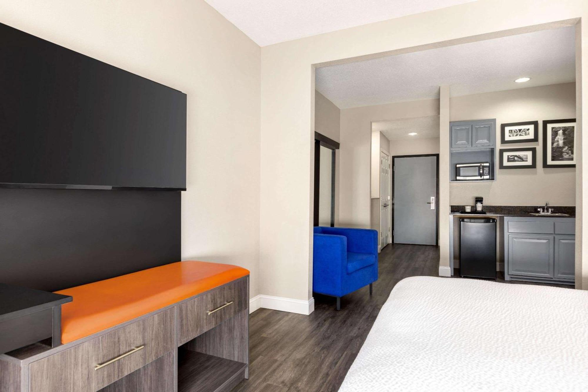 La Quinta By Wyndham Mt. Laurel - Philadelphia Hotel Маунт Лорел Екстериор снимка