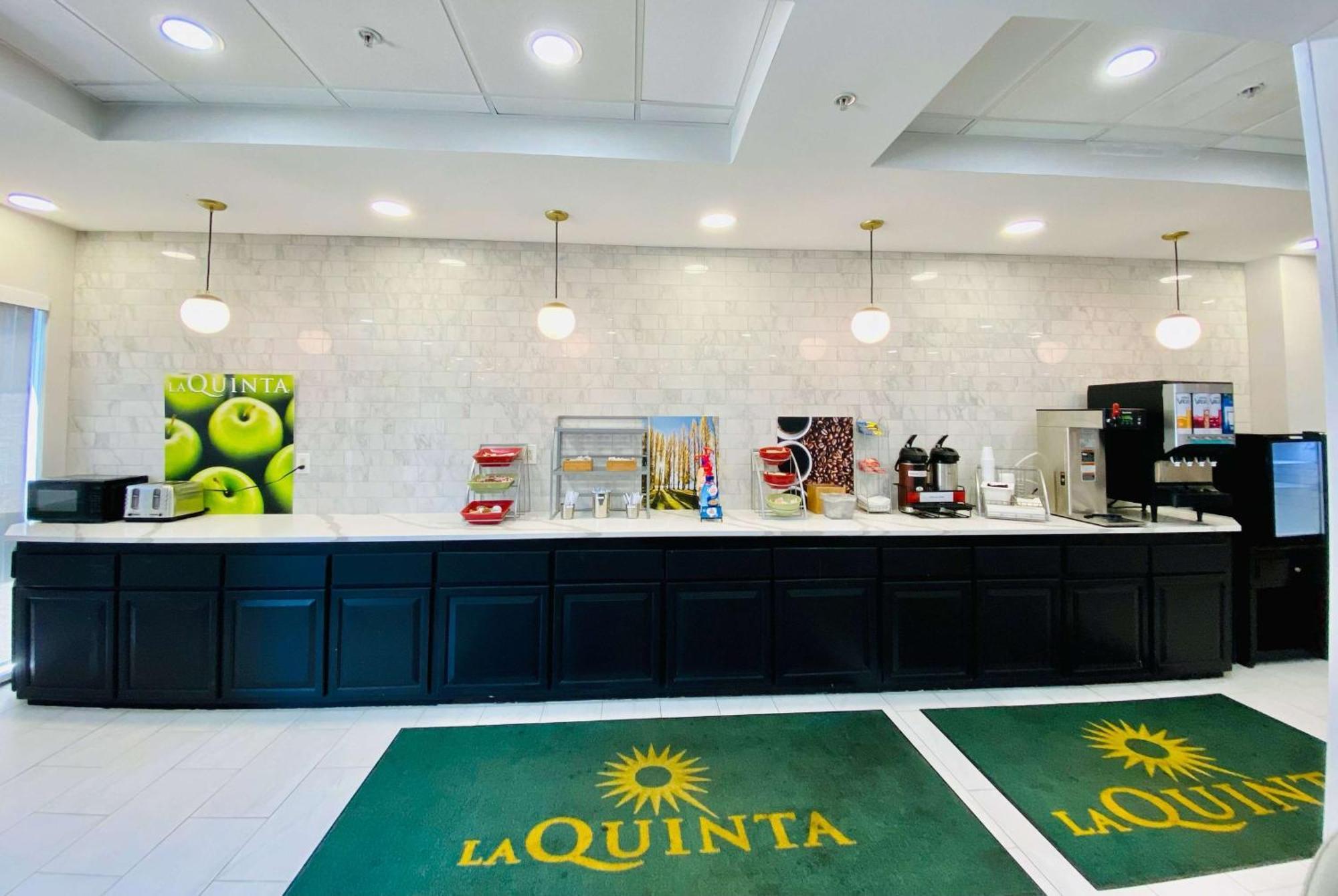 La Quinta By Wyndham Mt. Laurel - Philadelphia Hotel Маунт Лорел Екстериор снимка