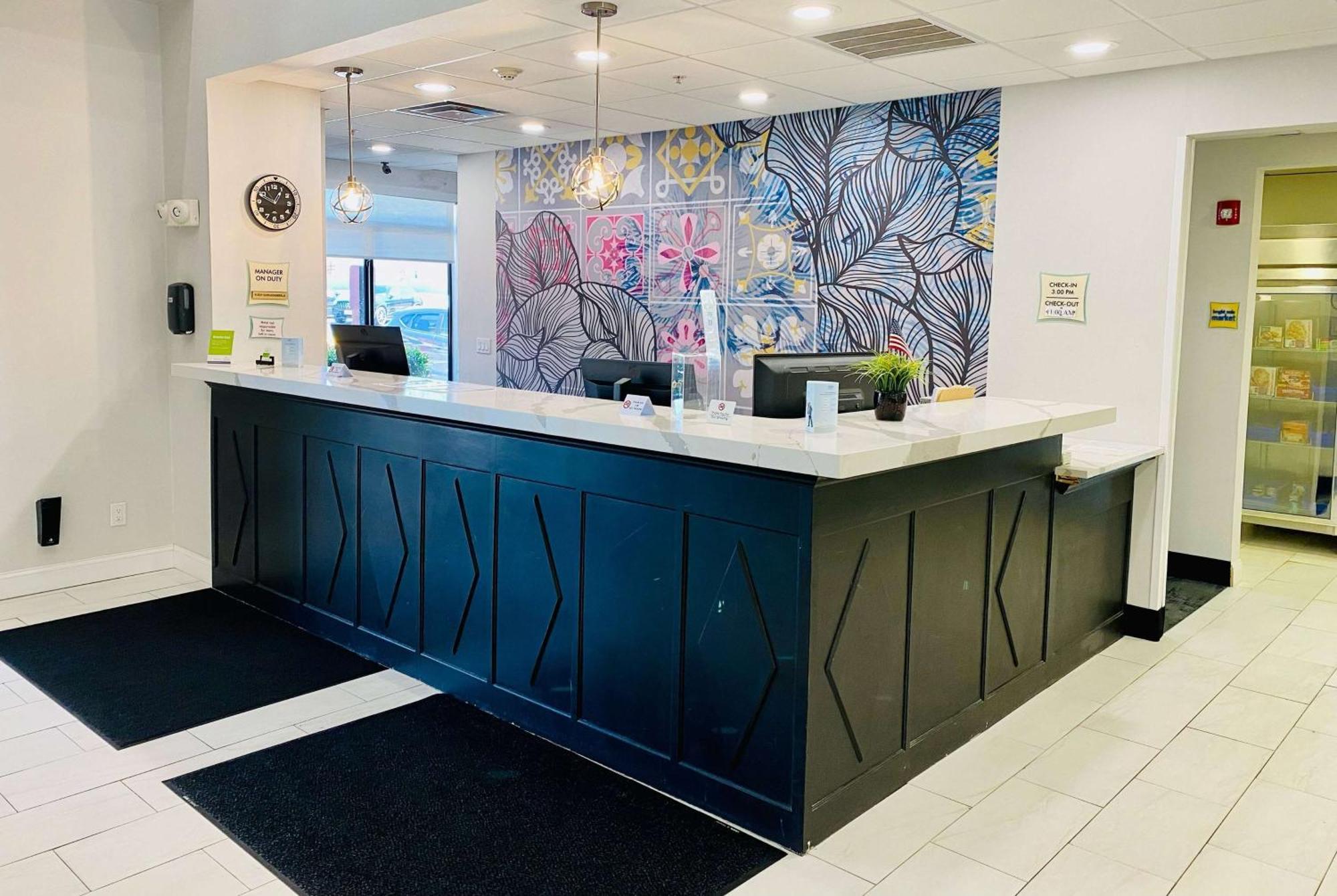 La Quinta By Wyndham Mt. Laurel - Philadelphia Hotel Маунт Лорел Екстериор снимка